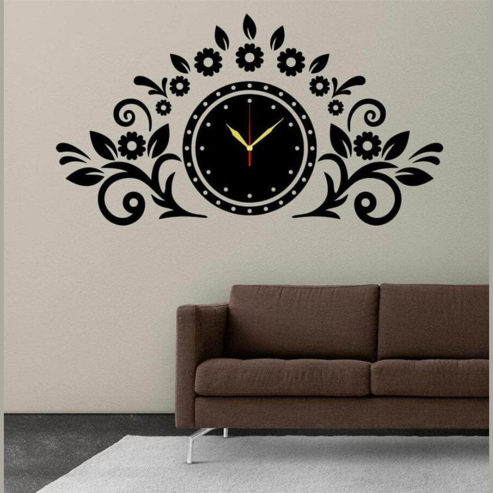 Beautiful wall clock in wooden material